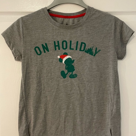 Disneyland Christmas Holiday T Shirt XS - Picture 3 of 4